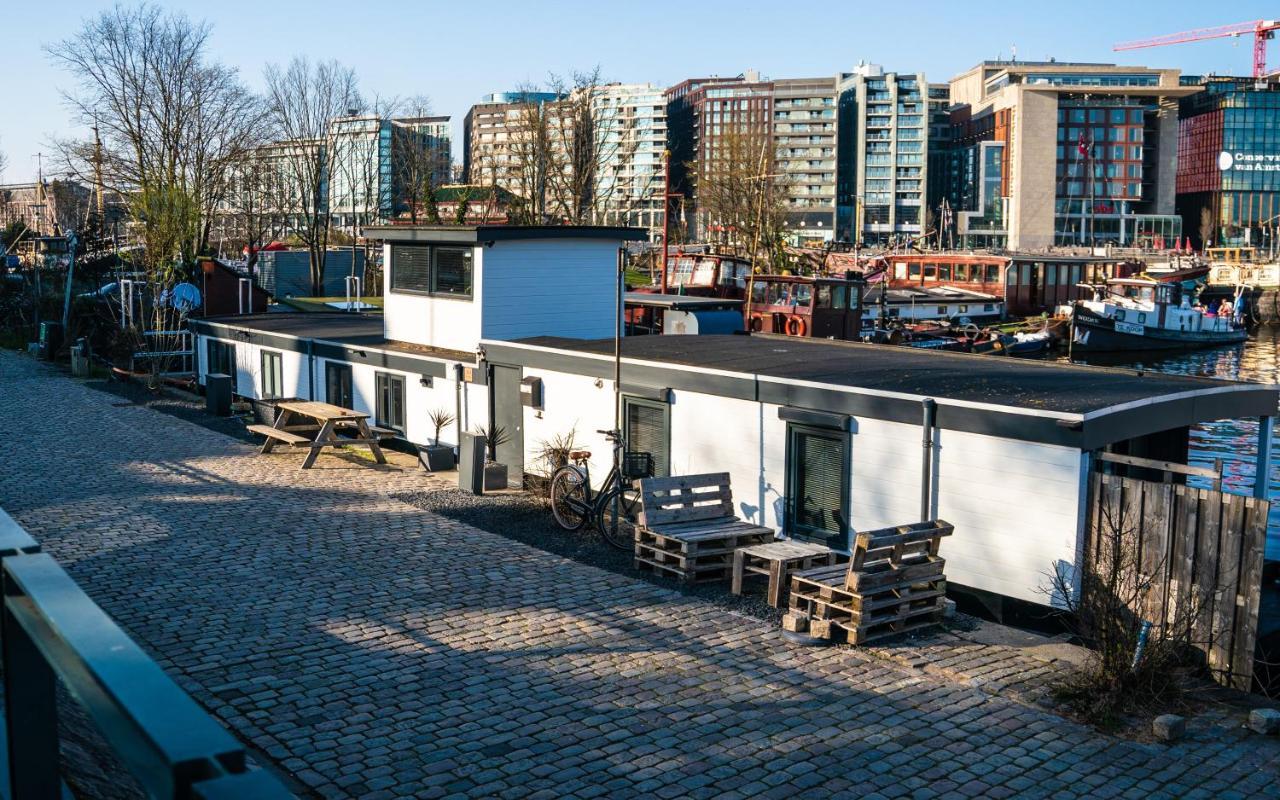 Houseboat Amsterdam